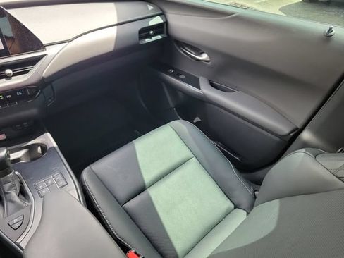 Used 2024 Lexus UX 250h FWD w/ Premium Package image 11