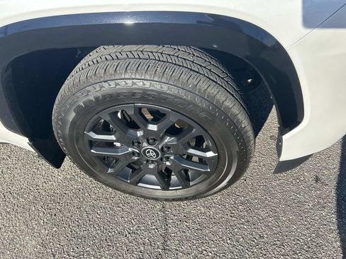 Used 2025 Toyota Sequoia Platinum image 12