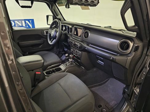 Used 2023 Jeep Gladiator Sport AWD/4WD image 25