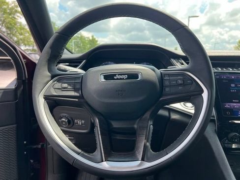 Used 2025 Jeep Grand Cherokee L Limited w/ Luxury Tech Group II AWD/4WD image 13