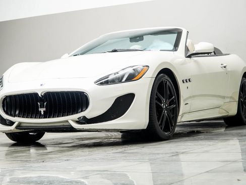 Used 2017 Maserati GranTurismo Sport image 9