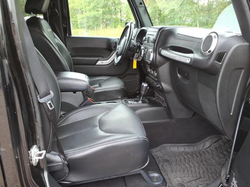 Used 2016 Jeep Wrangler Unlimited Rubicon AWD/4WD image 19