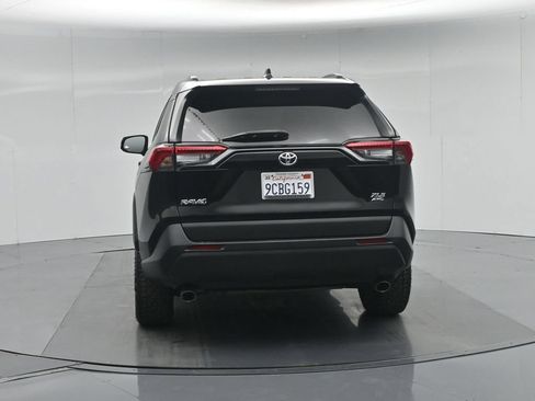 Used 2019 Toyota RAV4 XLE AWD/4WD image 28