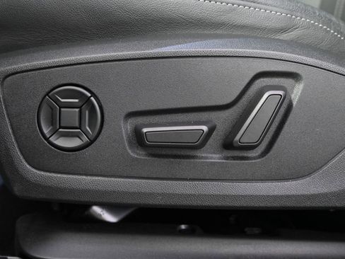 Used 2022 Audi Q4 e-tron Prestige image 14