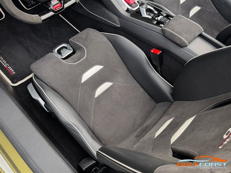 Used 2022 Lamborghini Huracan EVO RWD image 20