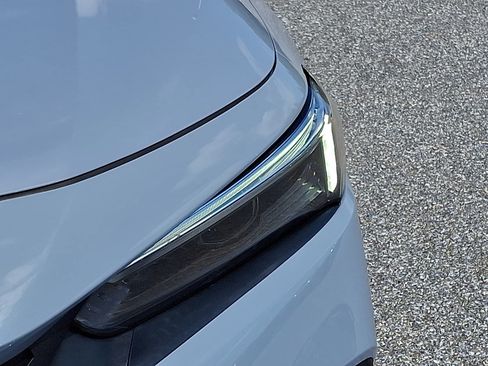Used 2023 Honda Civic Sport image 9