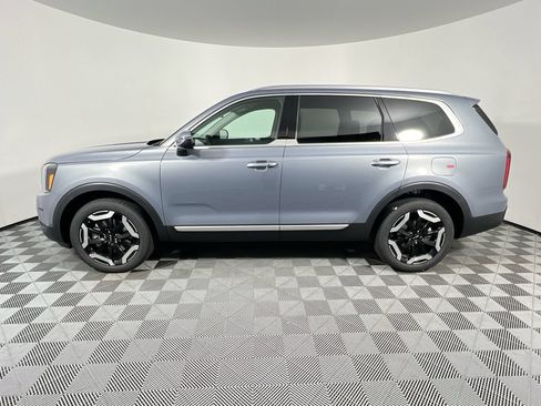 Used 2023 Kia Telluride EX w/ EX Captain's Chair Package FWD image 6