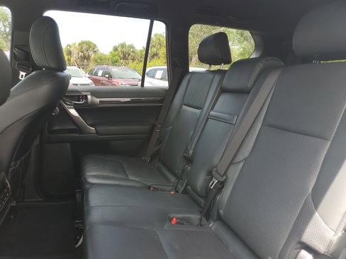 Used 2022 Lexus GX 460 Luxury w/ Accessory Package AWD/4WD image 10