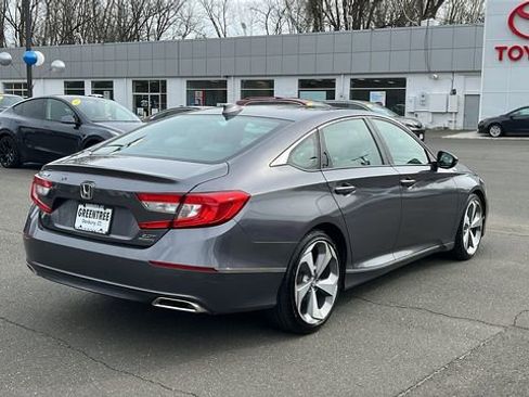 Used 2019 Honda Accord Touring image 4