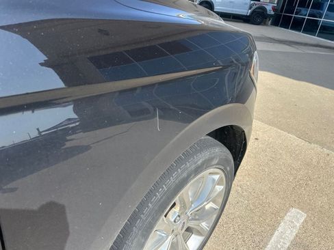 Used 2019 Ford Expedition Platinum RWD image 5
