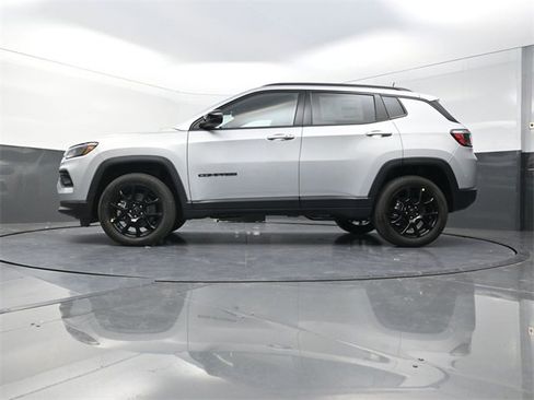 New 2026 Jeep Compass Latitude image 20