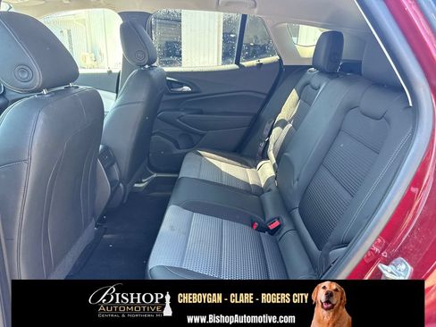 Used 2025 Chevrolet Trax LT FWD image 16