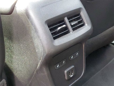 Used 2022 Chevrolet Equinox Premier image 31