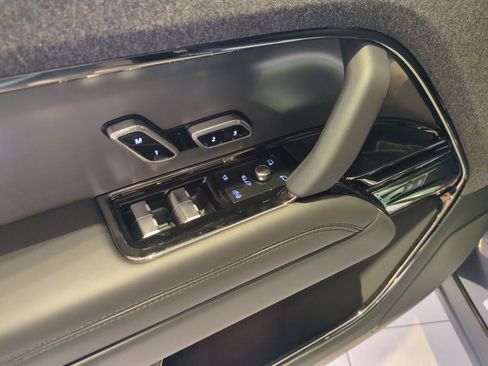 New 2026 Land Rover Range Rover Sport SE AWD/4WD image 11