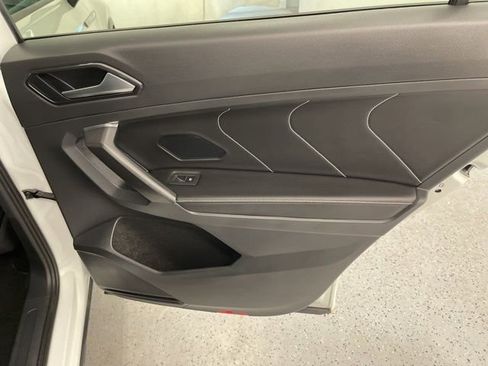 Used 2023 Volkswagen Tiguan SE R-Line image 28