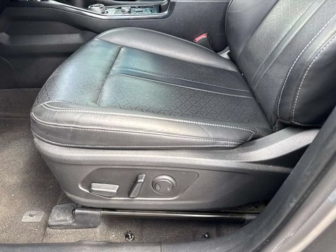 Used 2022 Kia Sorento S FWD image 19