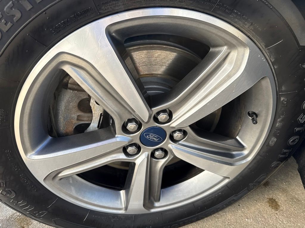 Used 2019 Ford Edge SEL w/ Equipment Group 201A AWD/4WD image 35