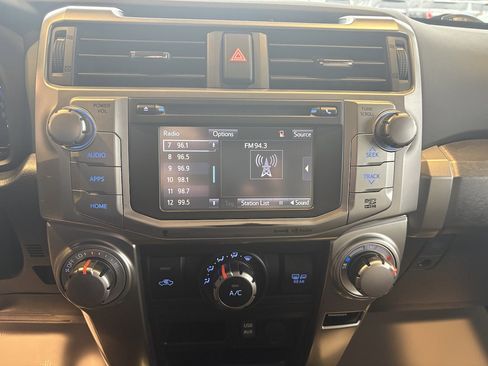 Used 2018 Toyota 4Runner SR5 image 17