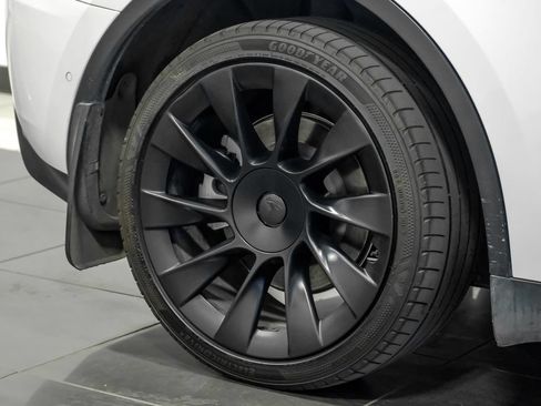 Used 2021 Tesla Model Y Long Range AWD/4WD image 64
