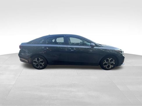 Used 2019 Kia Forte LXS FWD image 8