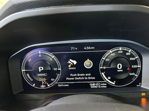 New 2025 Mitsubishi Outlander SEL image 31