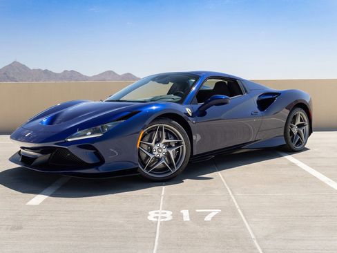 Used 2022 Ferrari F8 Tributo RWD image 11