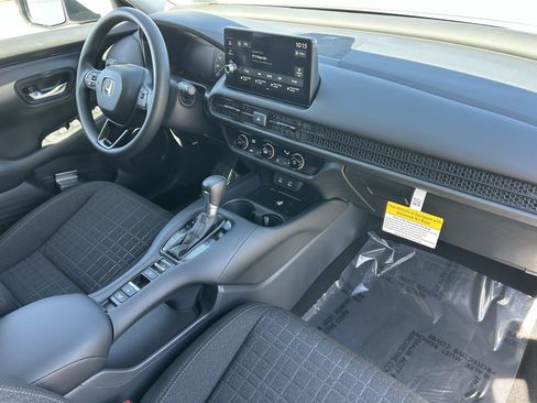 New 2027 Honda HR-V LX image 8
