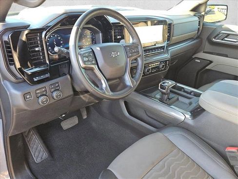 Used 2025 Chevrolet Silverado 1500 ZR2 w/ Technology Package image 10