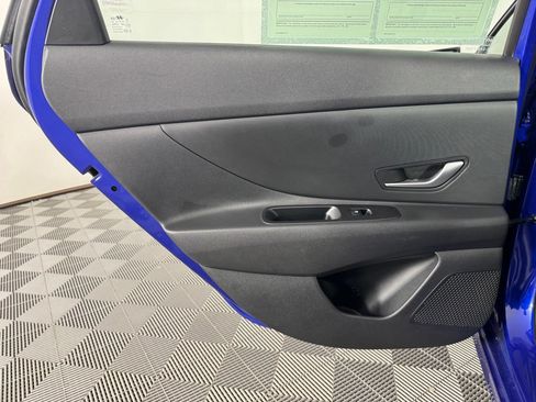 Used 2024 Hyundai Elantra SEL FWD image 25