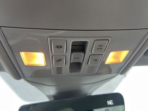 Used 2023 Volkswagen Jetta SE image 23