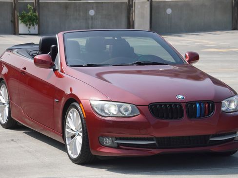 Used 2011 BMW 335i 335i Convertible 2D image 11