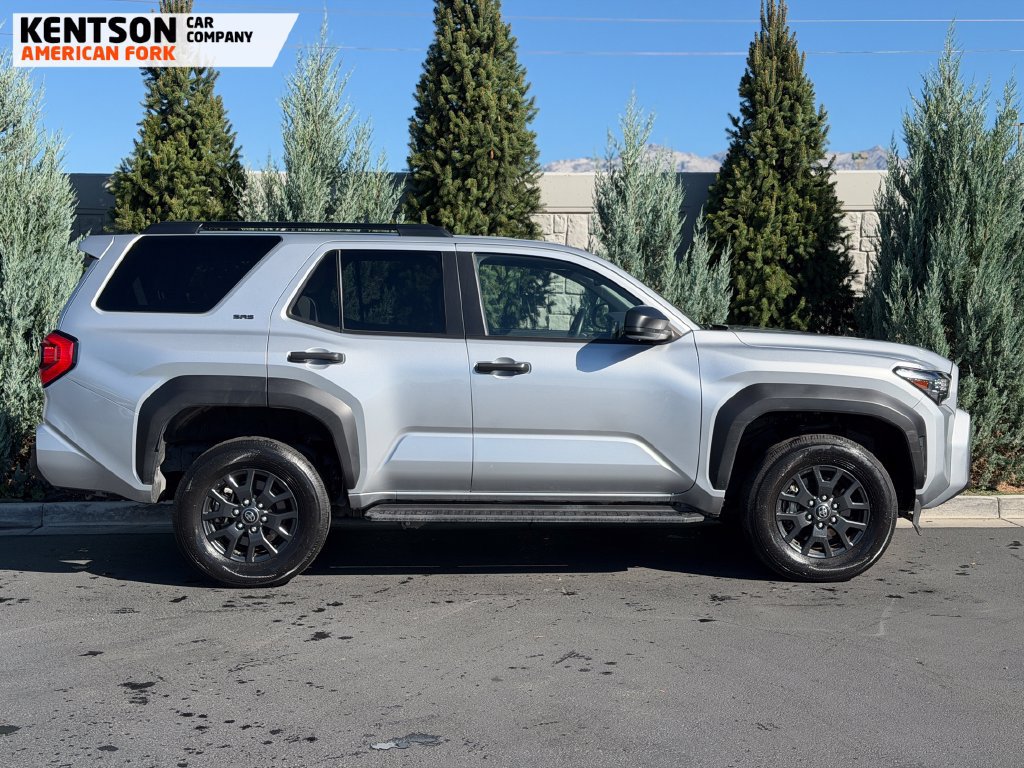 Used 2025 Toyota 4Runner SR5 AWD/4WD image 9