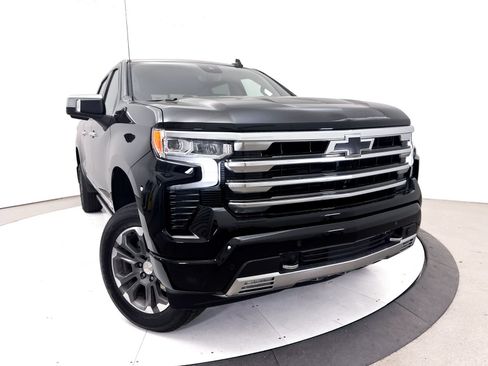 Used 2024 Chevrolet Silverado 1500 High Country w/ Technology Package AWD/4WD image 8