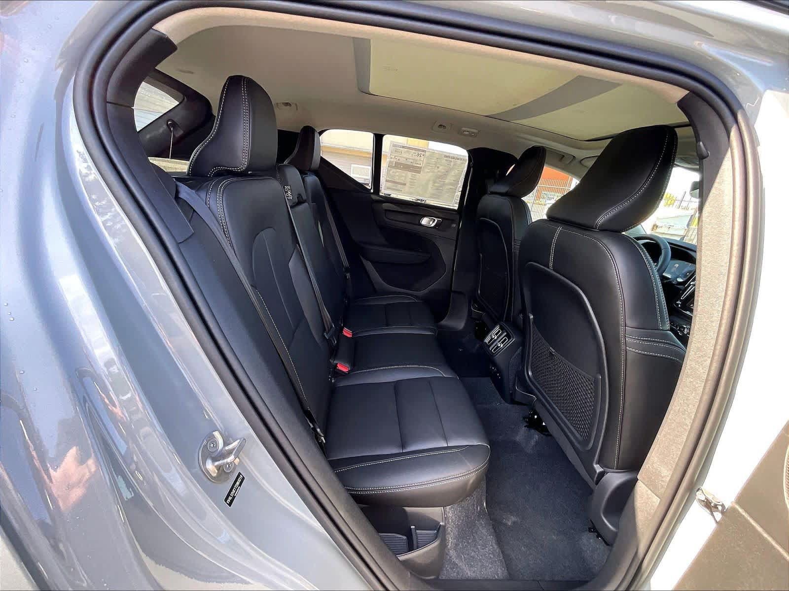 New 2026 Volvo XC40 B5 Plus w/ Protection Package Premier AWD/4WD image 27