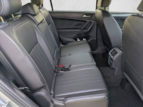 Used 2024 Volkswagen Tiguan SE w/ MDO Package, Three-Row FWD image 19