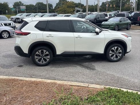 Used 2023 Nissan Rogue SV image 6