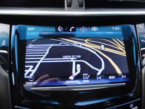 Used 2014 Cadillac XTS Luxury image 17