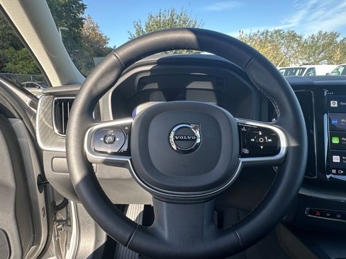 Used 2025 Volvo XC60 B5 Plus w/ Climate Package image 19