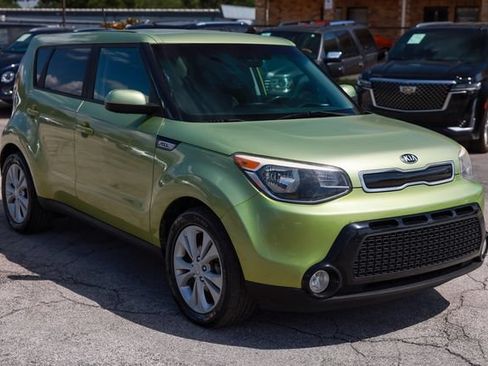 Used 2016 Kia Soul + FWD image 18