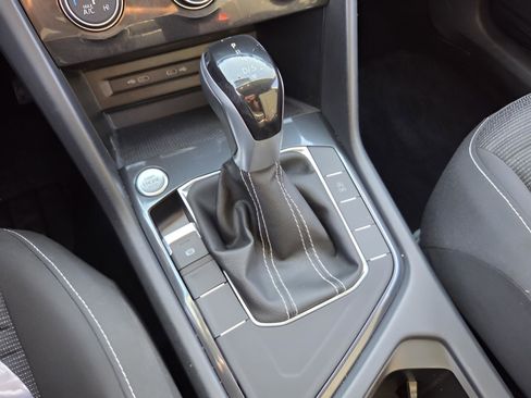 Used 2022 Volkswagen Tiguan S image 17