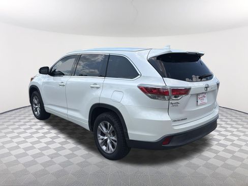 Used 2015 Toyota Highlander XLE FWD image 13
