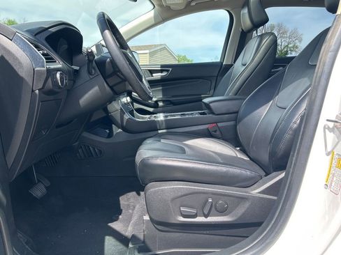 Used 2022 Ford Edge Titanium AWD/4WD image 11