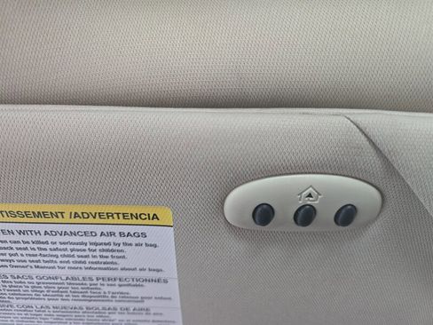 Used 2015 Lincoln MKS AWD w/ Equipment Group 201A image 30