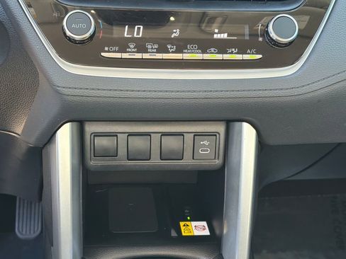 Used 2023 Toyota Corolla Cross LE image 27