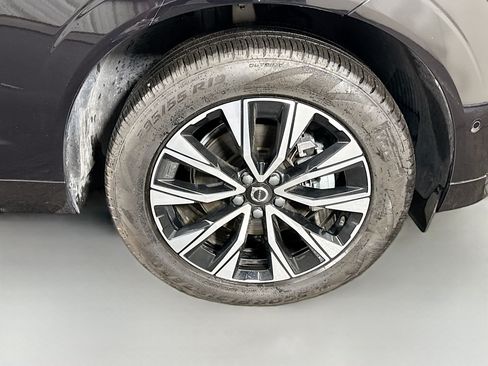 Used 2025 Volvo XC60 B5 Plus AWD/4WD image 32