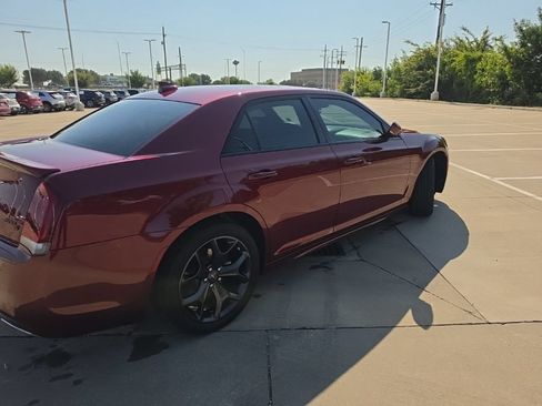 Used 2023 Chrysler 300 S w/ Comfort Group RWD image 3
