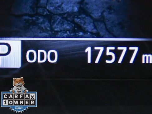 Used 2023 Toyota Tacoma SR image 15