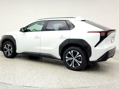 Used 2024 Toyota bZ4X AWD image 7