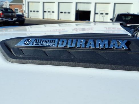 Used 2024 Chevrolet Silverado 2500 LT image 5