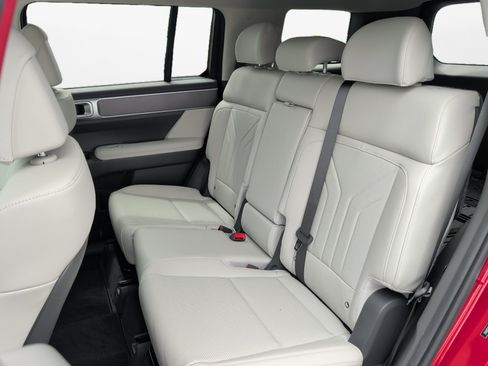Certified 2026 Hyundai Santa Fe SEL FWD image 12